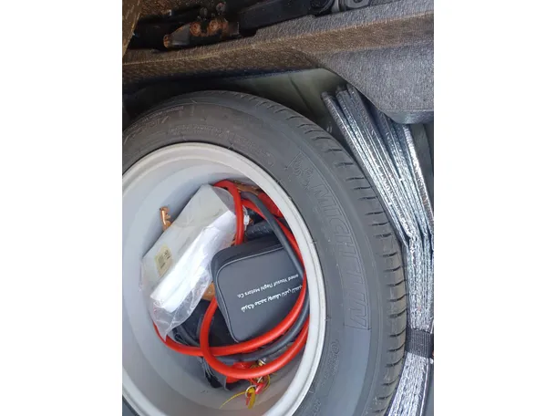 Car image 25
