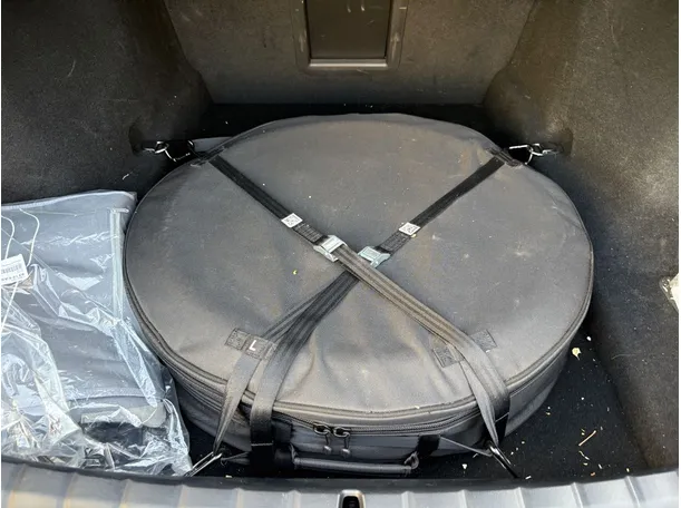 Car image 29