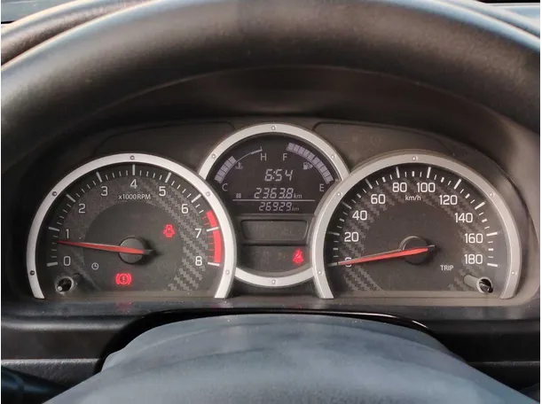 Car image 19