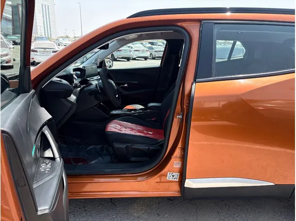 Car image 11