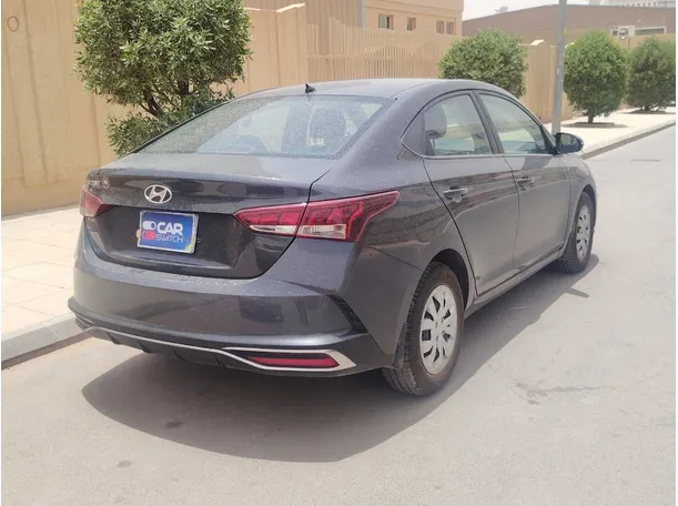 Car image 5