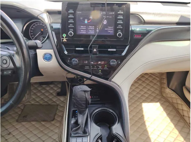 Car image 18
