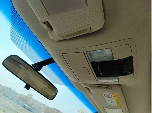 Car image 32