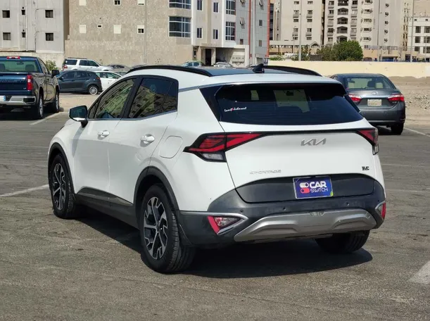 Car image 7