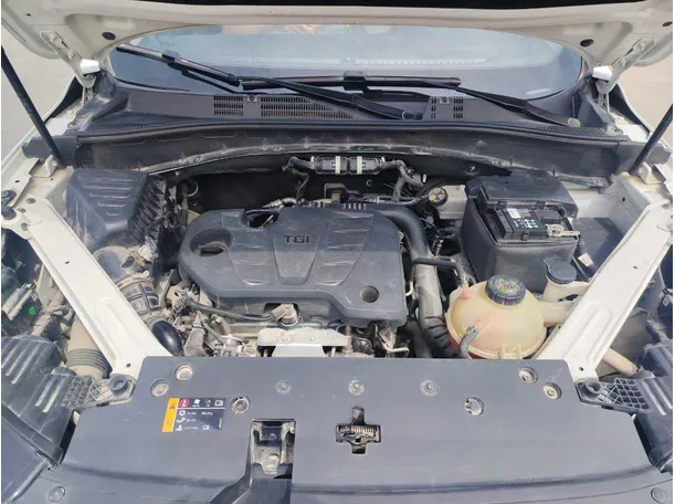 Car image 30