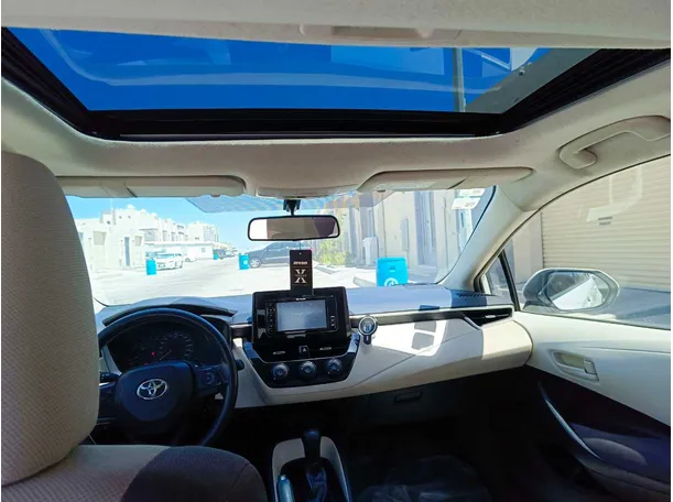 Car image 19