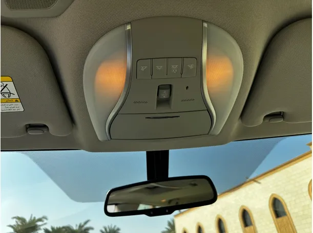 Car image 24