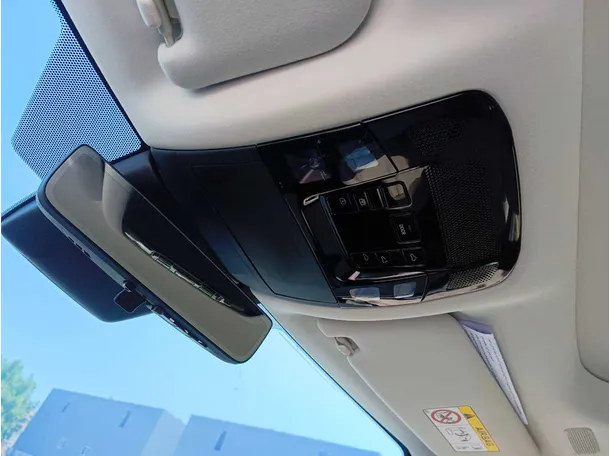 Car image 31