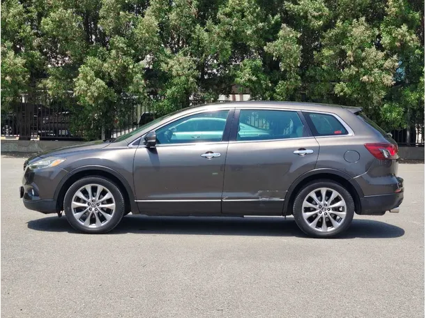 Car image 8