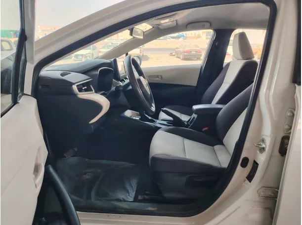 Car image 11