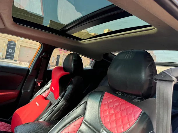 Car image 13