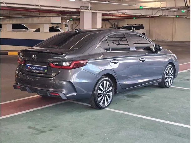 Car image 7