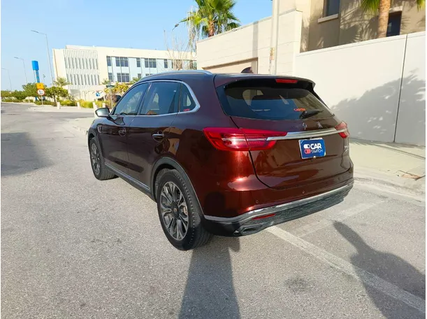 Car image 8