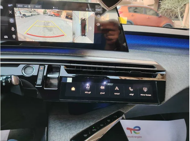 Car image 25