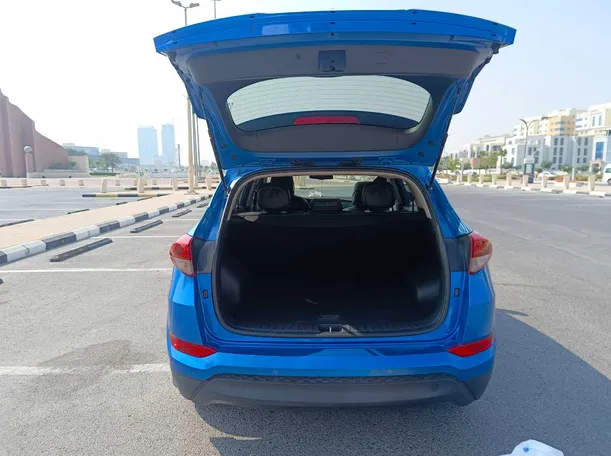 Car image 27