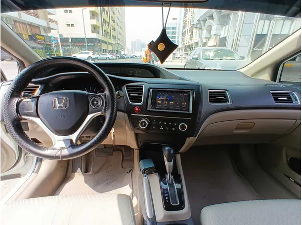 Car image 15