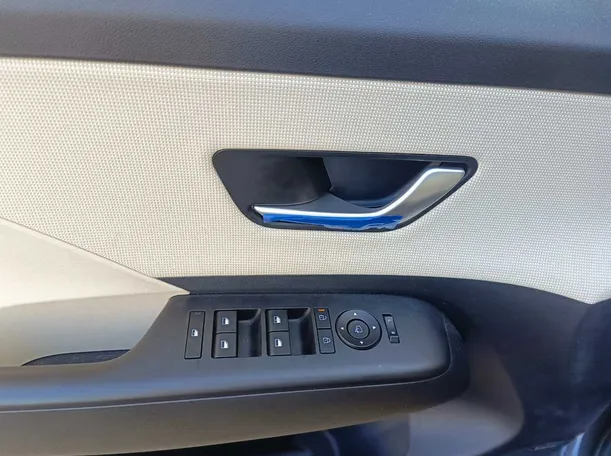 Car image 35