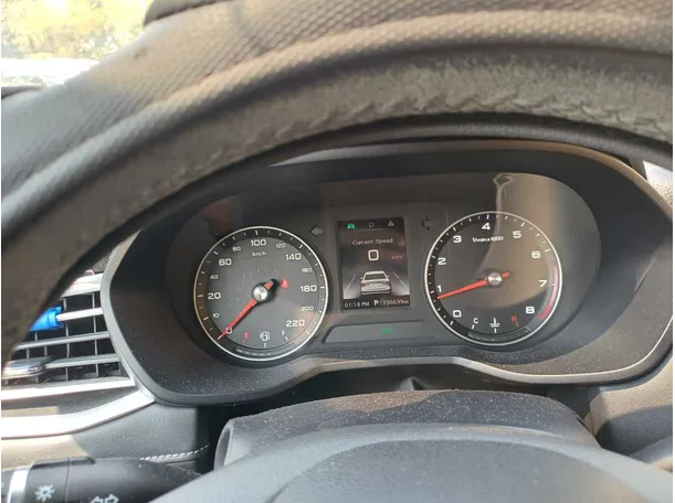 Car image 19