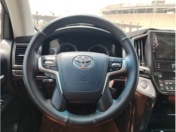 Car image 22