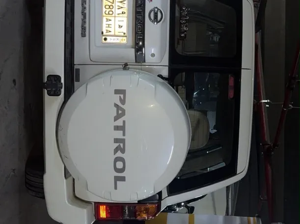 Car image 8