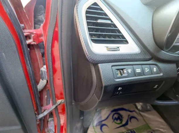 Car image 36