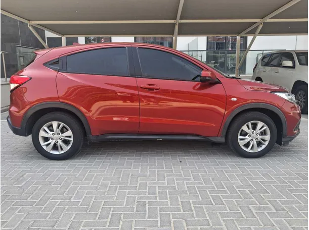 Car image 8