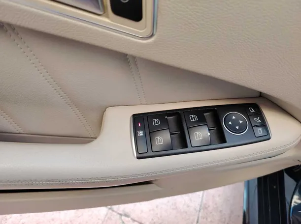 Car image 36