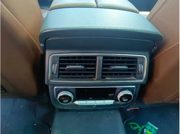 Car image 36