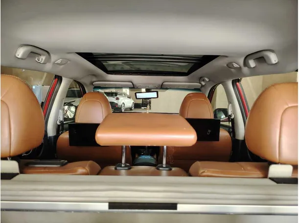 Car image 31