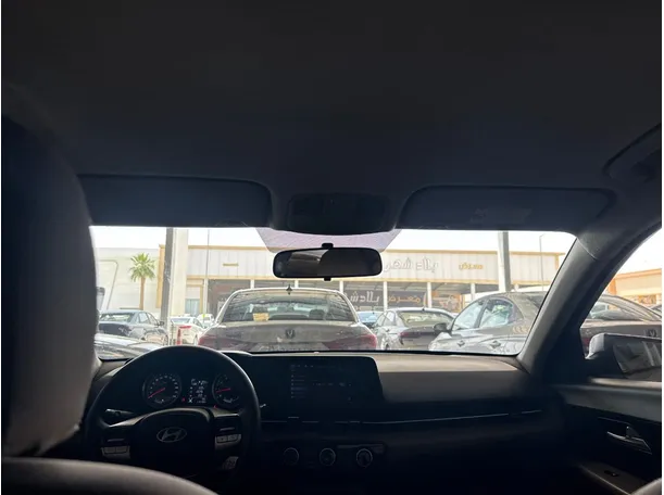Car image 14