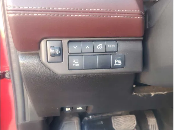 Car image 27