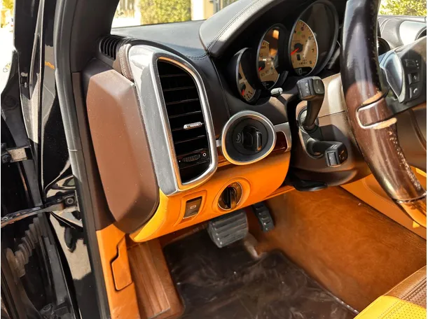Car image 28