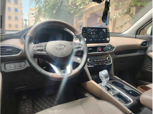 Car image 28