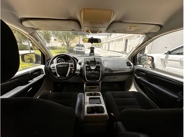Car image 16
