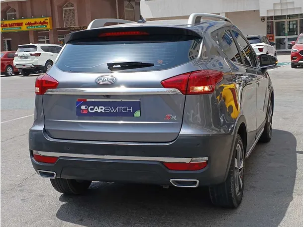 Car image 7