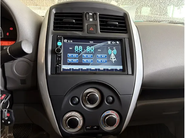 Car image 12