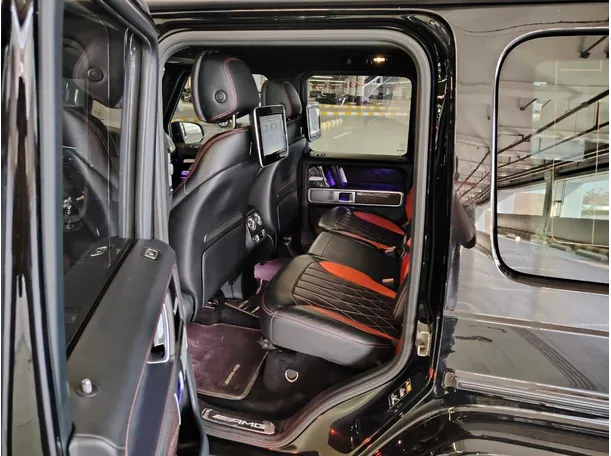 Car image 16