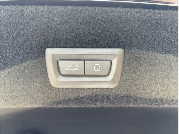 Car image 36