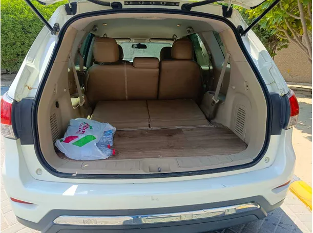 Car image 25