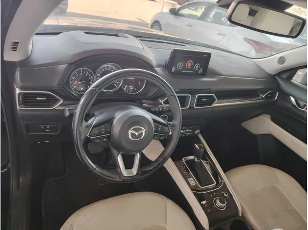 Car image 16