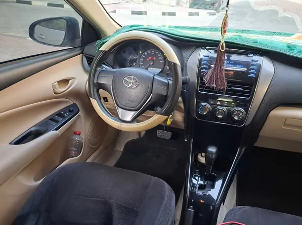 Car image 16
