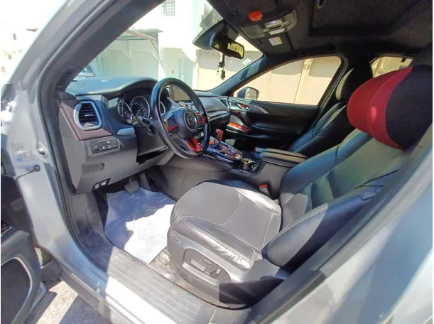 Car image 10