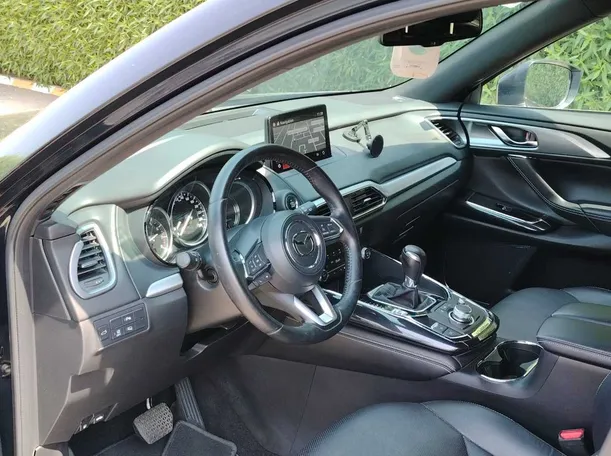 Car image 13