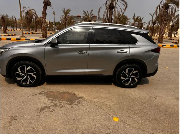 Car image 8