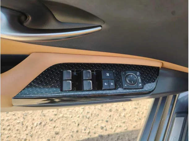 Car image 38