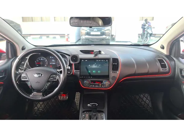 Car image 16