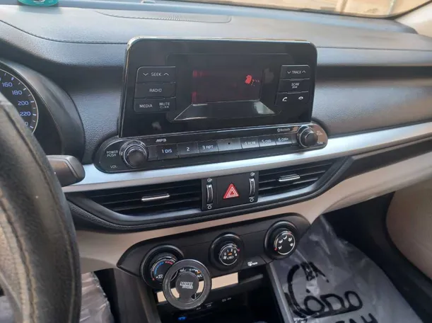 Car image 18