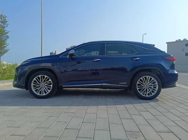 Car image 8