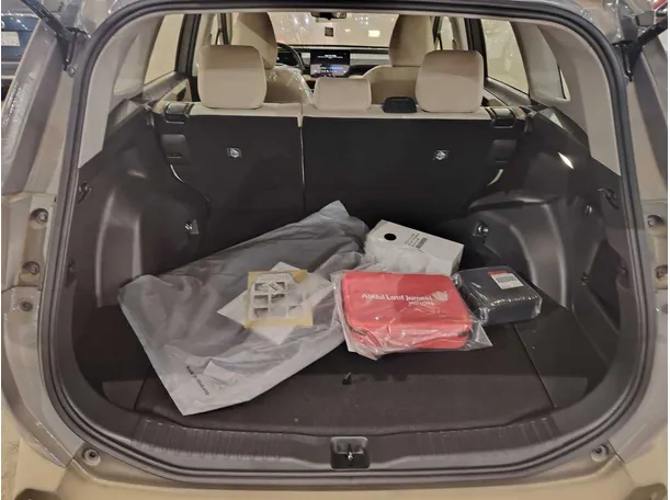 Car image 30