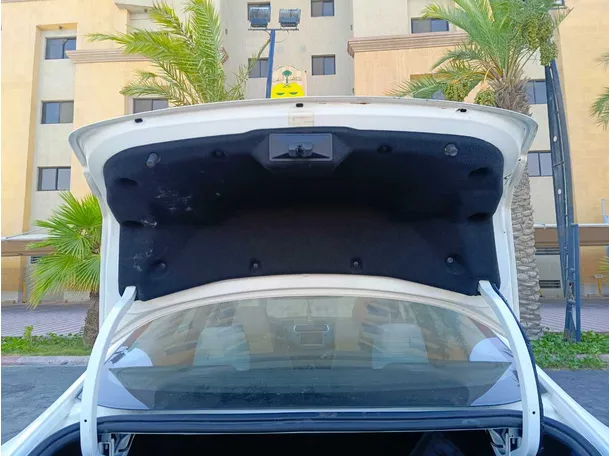 Car image 29
